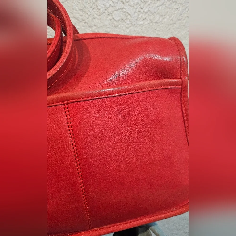 Vintage Coach Red Gloved Leather Companion Bag - Picture 4 of 13